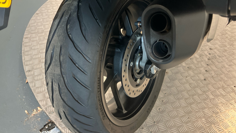 Honda NT1100 Manual (22 Model Year)